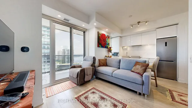 房产图片 9 - 70 Annie Craig Dr 单元 2703