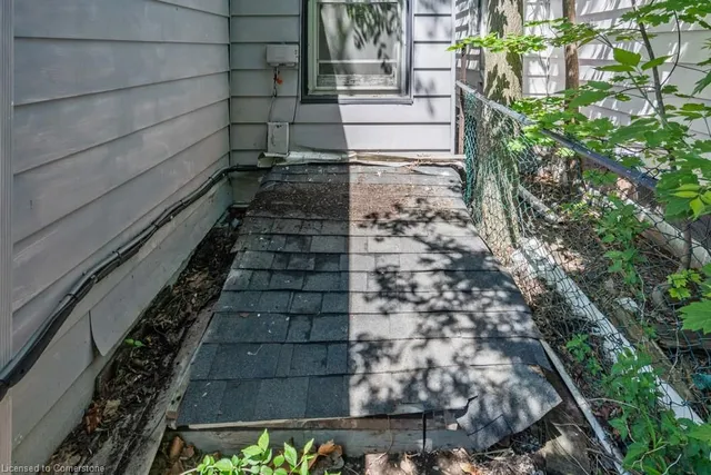 Additional image 25 of 30 Robins Ave