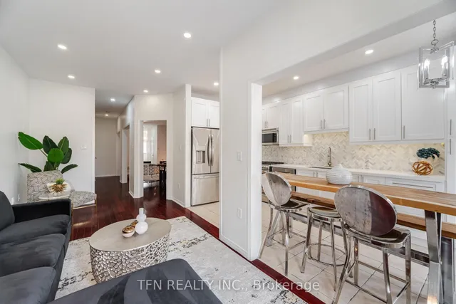 Additional image 33 of 51 Portrush Tr