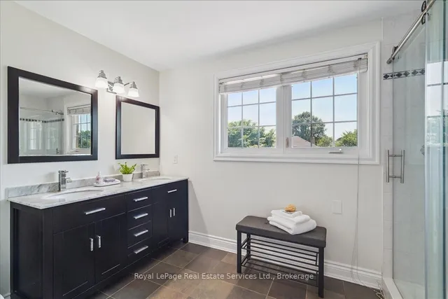 Additional image 24 of 471 Deerhurst Dr