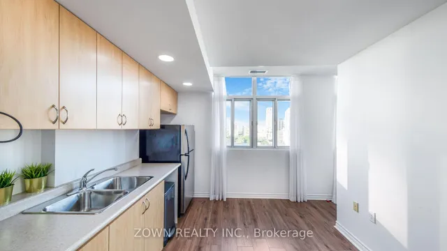 Additional image 44 of 15 Maplewood Ave Unit 1002