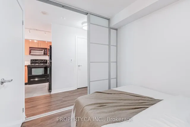 Additional image 19 of 16 Yonge St Unit 807