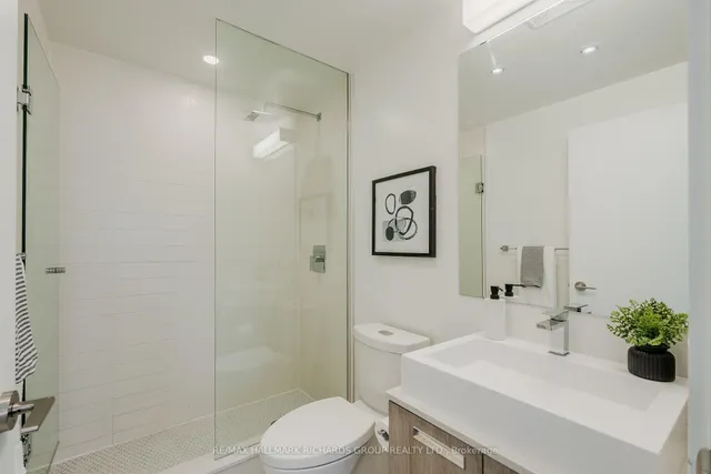 Additional image 11 of 2A Church St Unit 2404