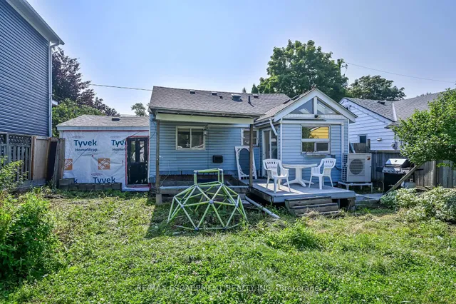 Additional image 28 of 155 Selkirk Ave