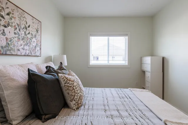 Additional image 40 of 56 Marina Point Cres