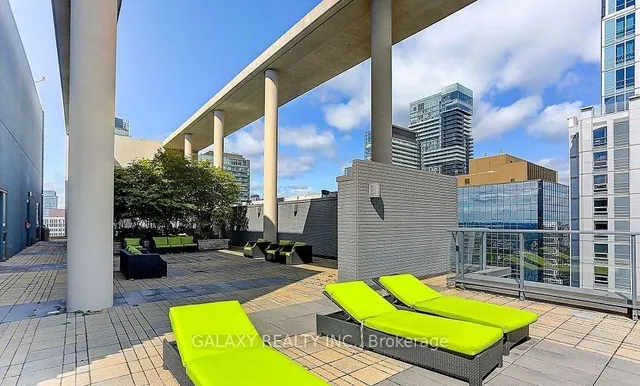 Additional image 29 of 770 Bay St Unit PH205