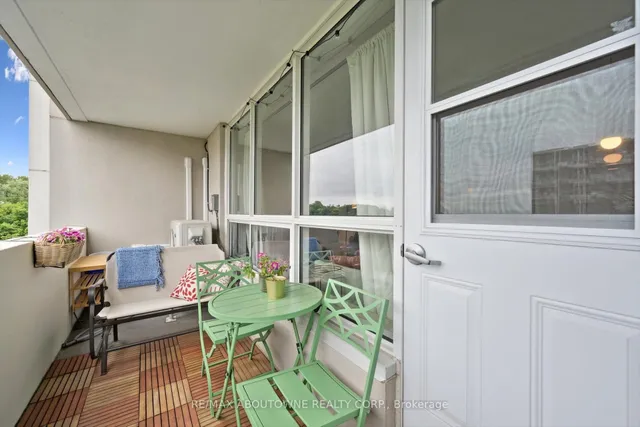 房产图片 28 - 多伦多南港街65号1002单元