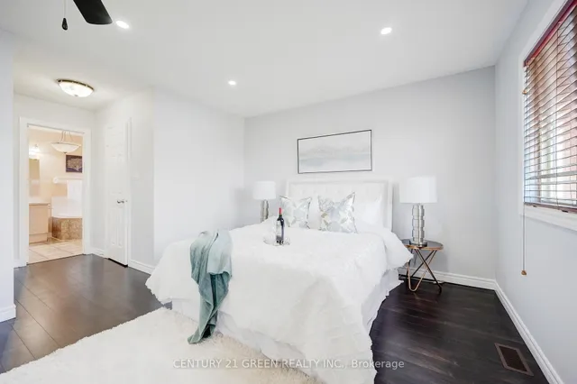 Additional image 29 of 62 Four Seasons Circ