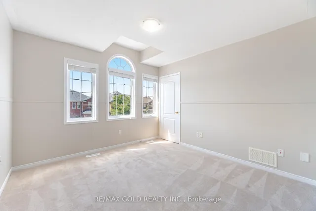 Additional image 33 of 26 Bushmill Circ