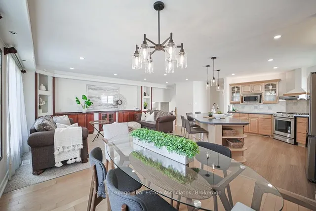 房产图片 3 - 3143 Michael Cres