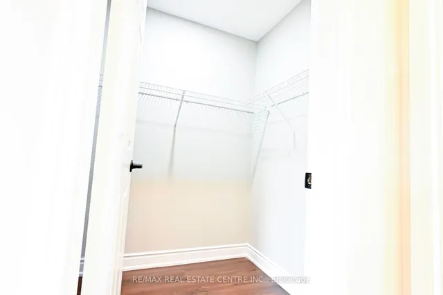 Additional image 21 of 25 Giltspur Dr