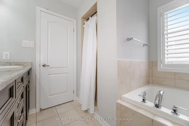 Additional image 33 of 115 Vanhorne Clse