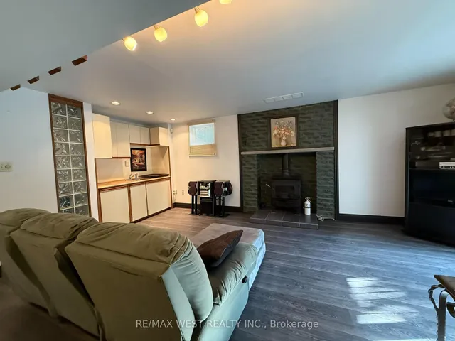 Additional image 39 of 4256 Petersburg Cres