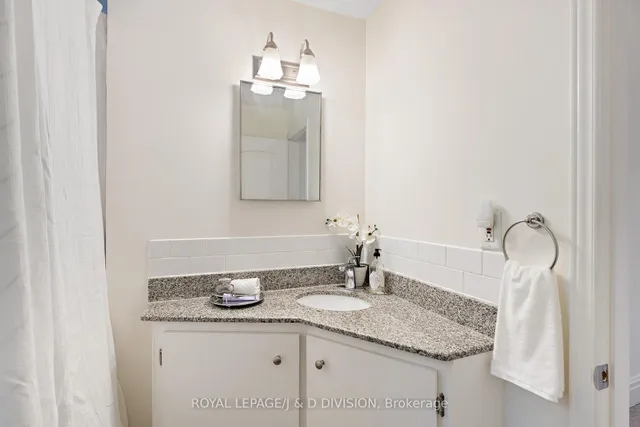 Additional image 23 of 123 Drayton Ave