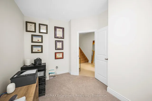 Additional image 3 of 3401 Sixth Line