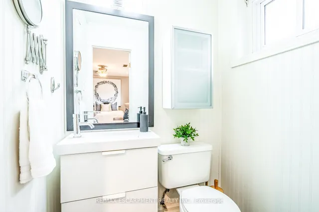 Additional image 30 of 5195 Cedarbook Cres