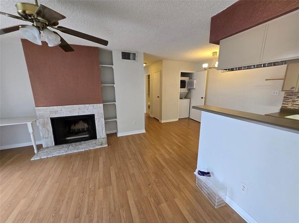 12660 Ashford Point Dr APT 212, Houston, TX 77082
