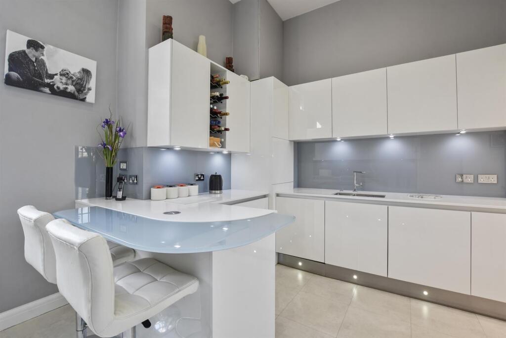 Additional image 5 of Beningfield Drive, Napsbury Park