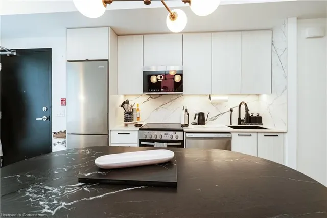 Additional image 10 of 861 Sheppard Ave Unit 18