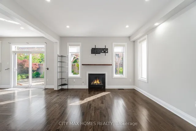 Additional image 19 of 8 Amberglow Crt