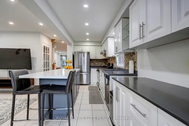 房产图片 14 - 2567 Capilano Cres