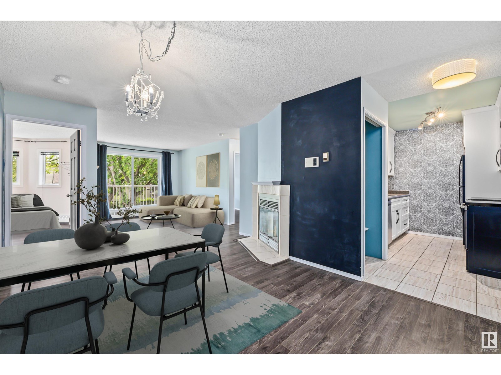 #202 10504 77 AV NW|Edmonton, Alberta T6E1N1