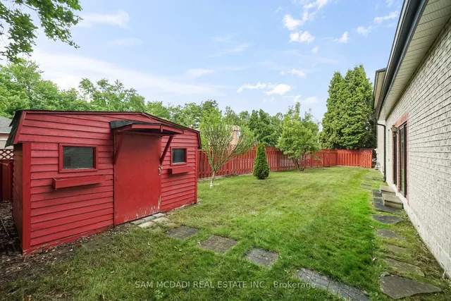 Additional image 43 of 7 Vogue Cres