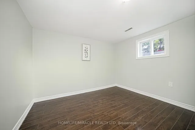 Additional image 40 of 3777 Woodruff Cres