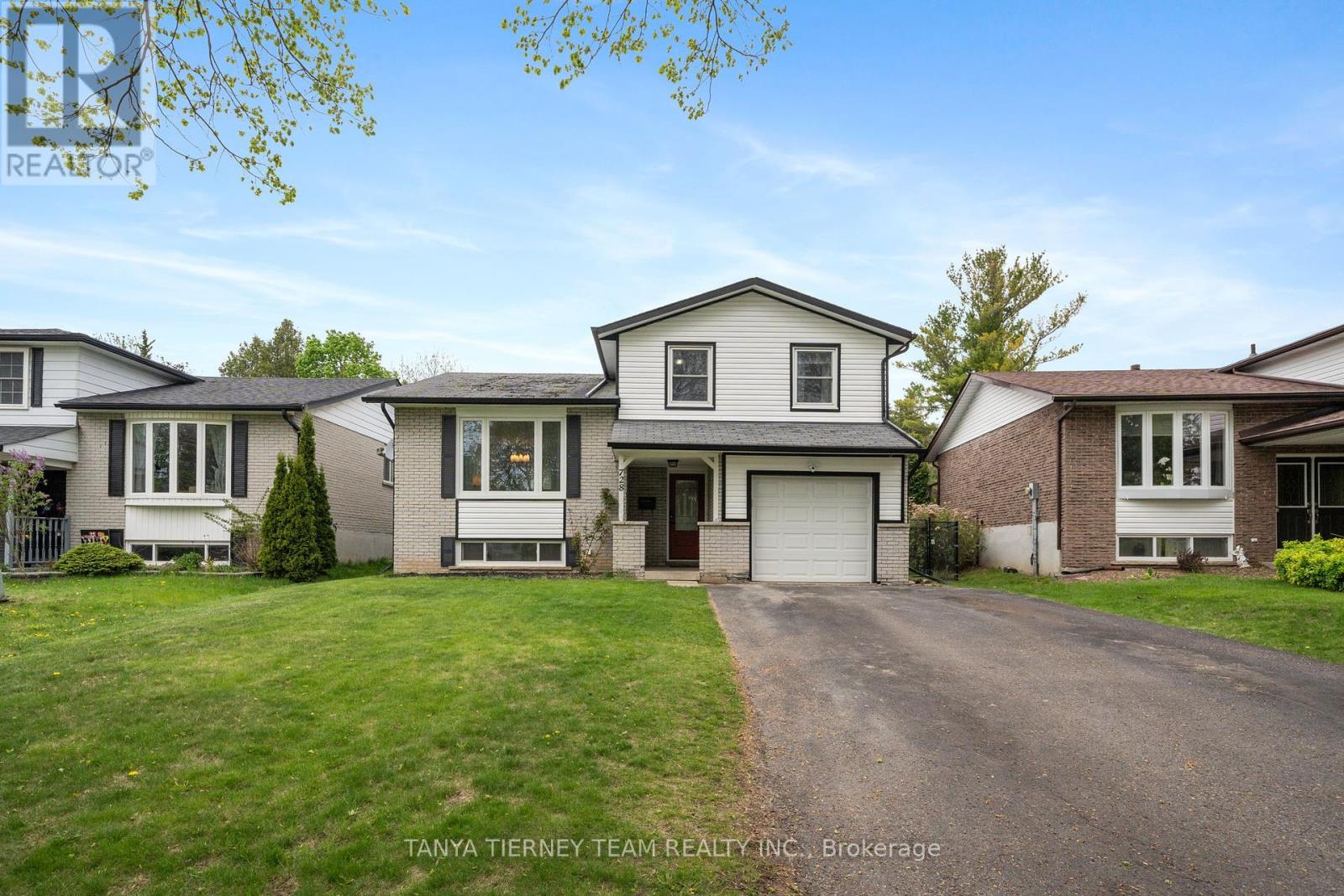 Property image for 728 BERMUDA AVENUE|Oshawa (Northglen), Ontario L1J6A8