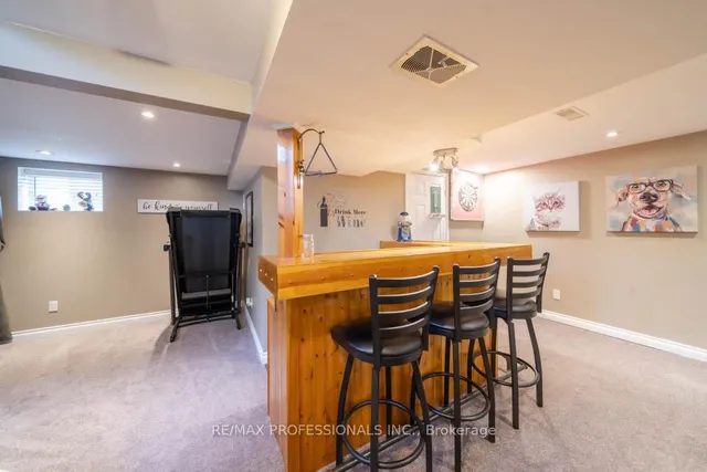 Additional image 23 of 82 Colonial Ave