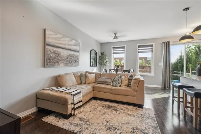 房产图片 5 - 755 Banks Cres