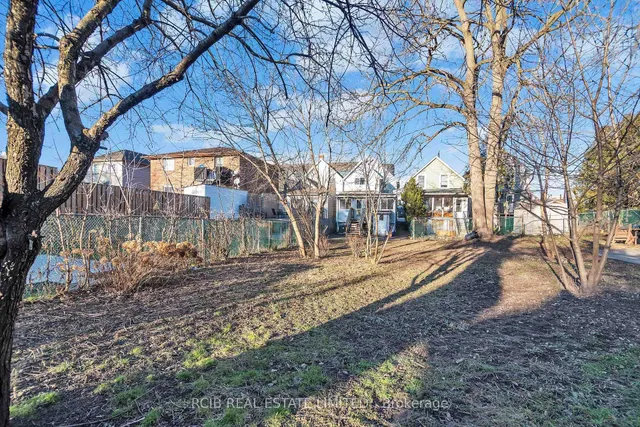 Additional image 30 of 224 Burlington St