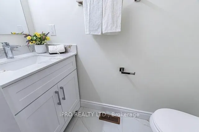 Additional image 17 of 631 Rossellini Dr