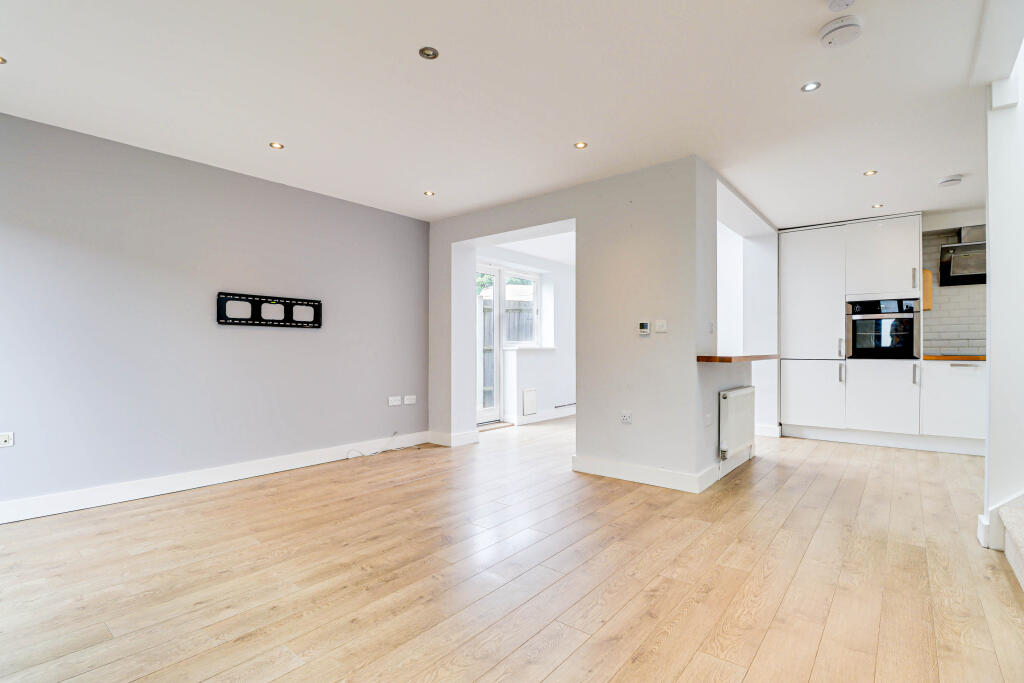 Additional image 8 of St. Lukes Place, Wellington Road, St. Albans, AL1