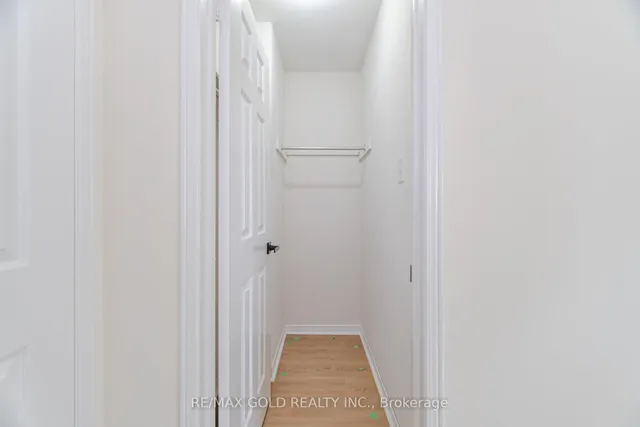 Additional image 44 of 32 Hollybush St