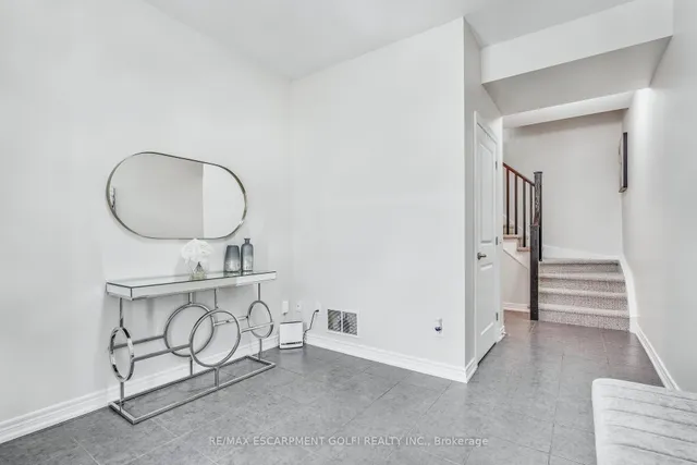 Additional image 4 of 16 Lakefront Dr