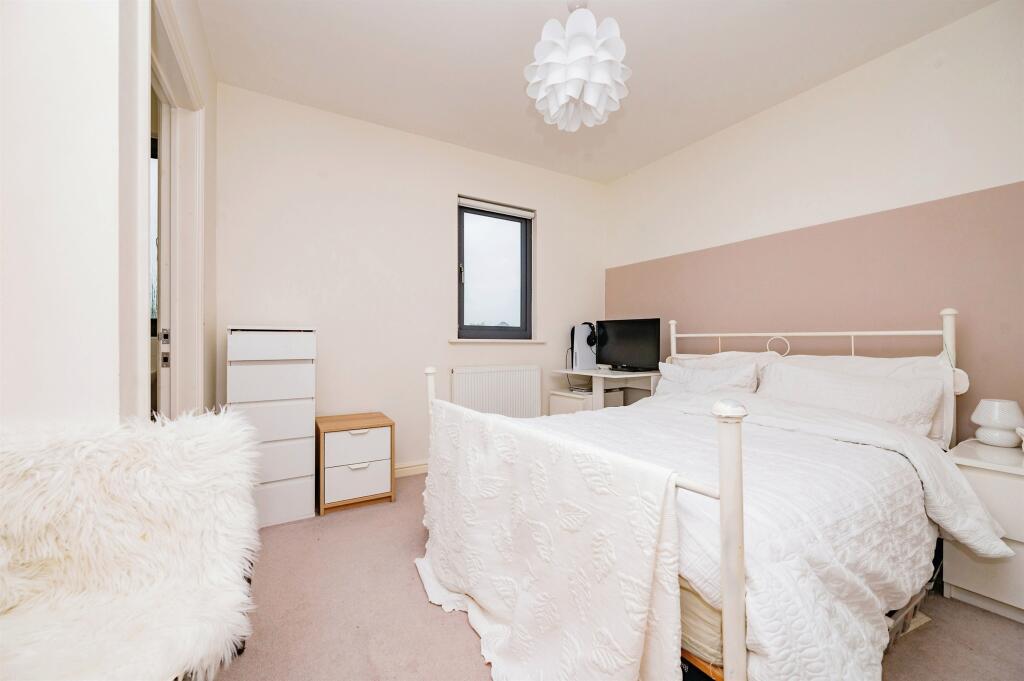 Additional image 8 of Sun Lane, Harpenden