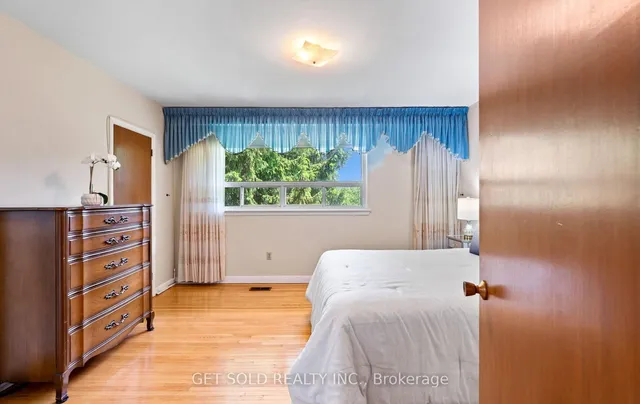 Additional image 49 of 43 Grovetree Rd