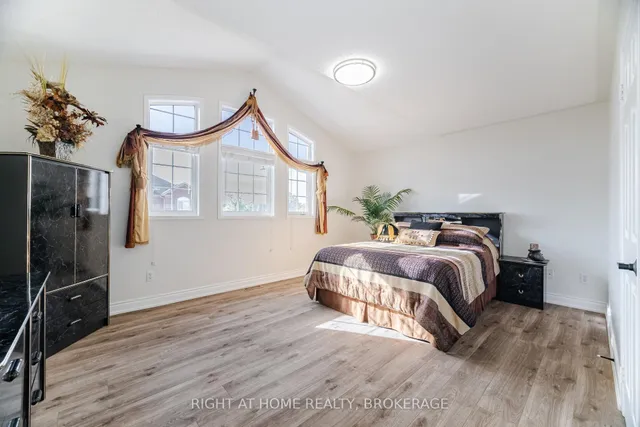 Additional image 30 of 2226 Viking Cres