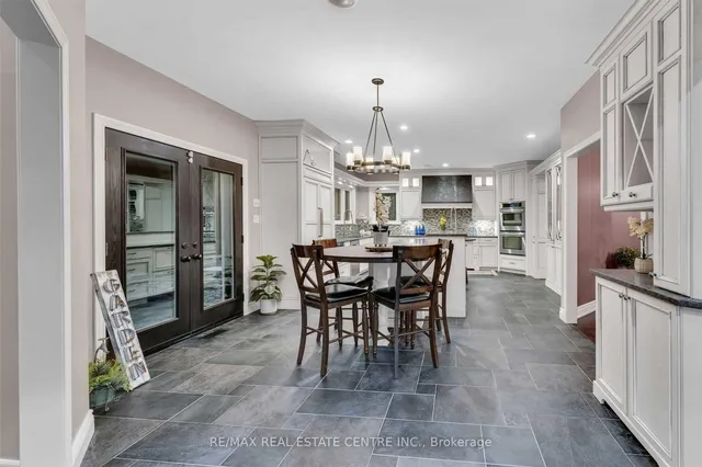 Additional image 17 of 11135 Menzies Crt