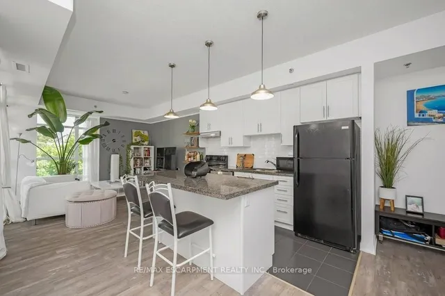 Additional image 9 of 90 Charlton Ave Unit 302