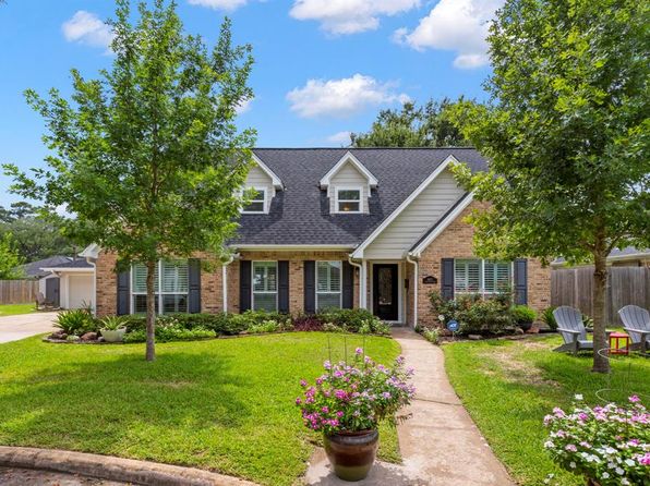 4907 Twin Candle Dr, Houston, TX 77018