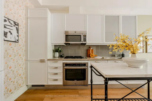 Additional image 4 of 66 Kippendavie Ave Unit 215