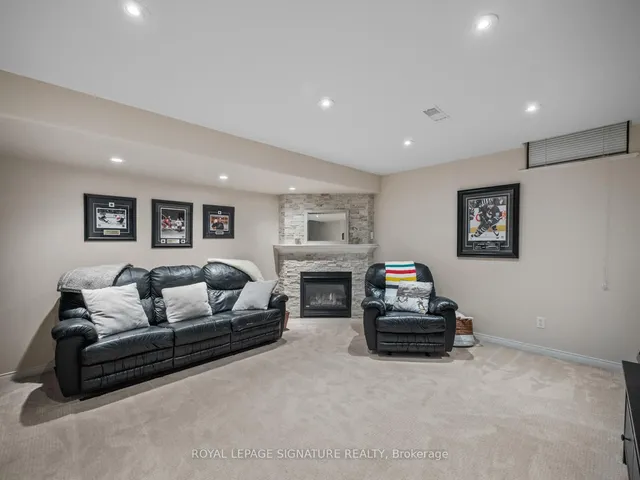 房产图片 20 - 13 Bronte Crt