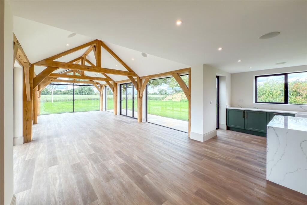 Additional image 30 of Oak Tree House, Kennel Lane, Kinsbourne Green, Harpenden, Hertfordshire, AL5