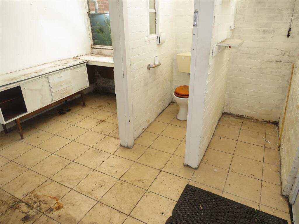 Additional image 4 of Hodge Hill Road, Birmingham