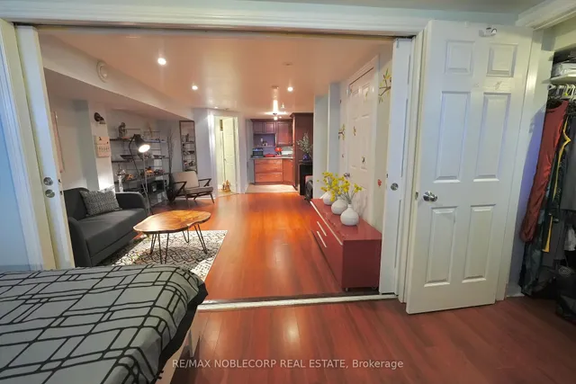 Additional image 31 of D-17 Overlea Blvd