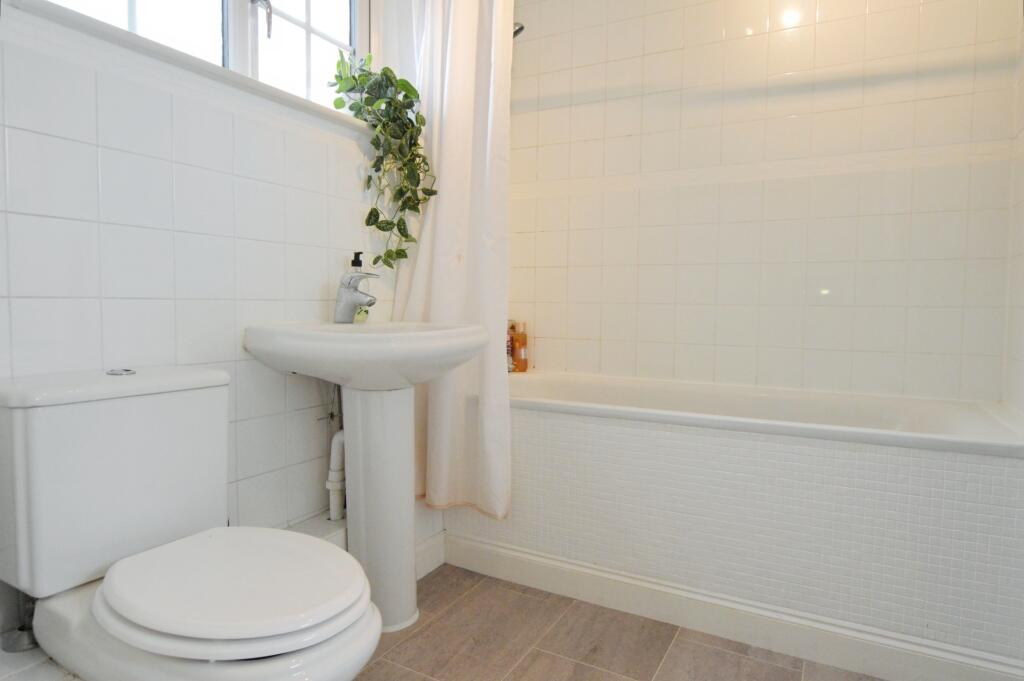 Additional image 8 of Hammers Gate, St Albans, AL2