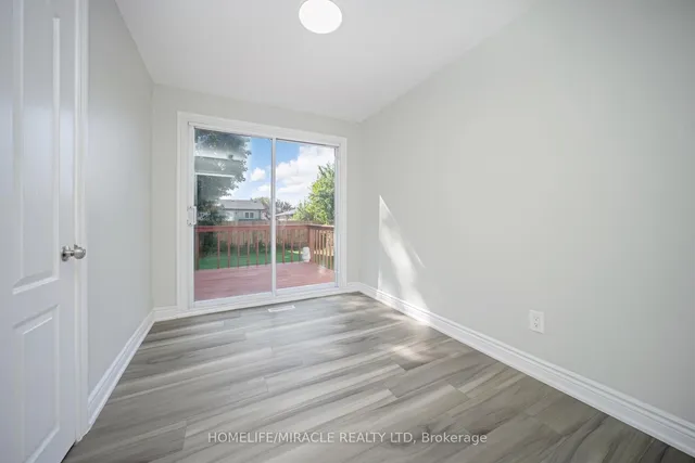 Additional image 25 of 3777 Woodruff Cres