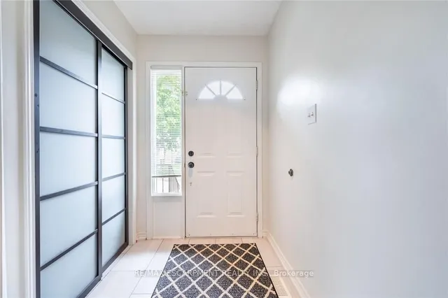 房产图片 3 - 100 Vineberg Dr Unit 24